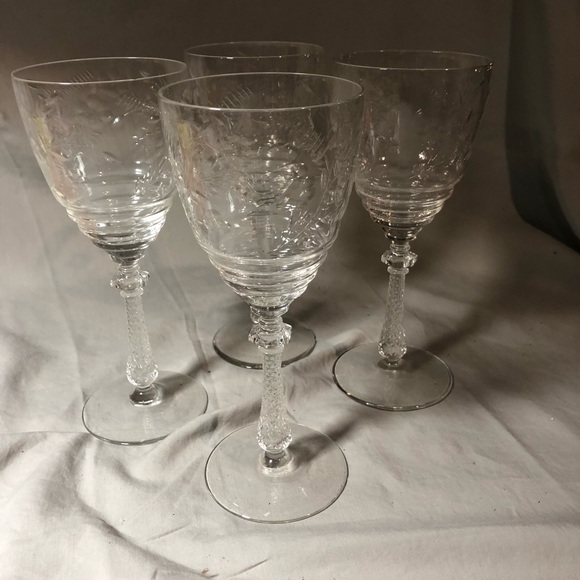 Libbey Other - Elegant Clear Wine Libbey Glass Set of 4